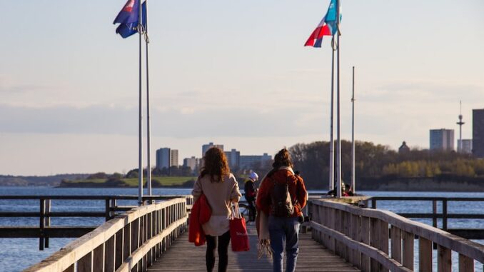 uploaded-image-radyo-liste-en-iyi-dinleme-uygulamalari-1697800531471