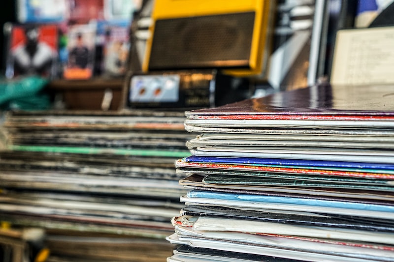 Radyo Liste: Müzik Enstrümanları ve Ekipmanları Radyo Liste: Müzik Enstrümanları ve Ekipmanları
